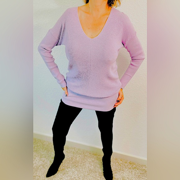 Ann Taylor 🔥NEW🔥 Size M long sweater perfect to wear it w your leggings🔥 - Picture 2 of 7